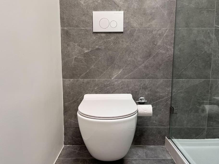 New Ample And Cozy One Bedroom In Brooklyn At Rem-casa * Nueva York